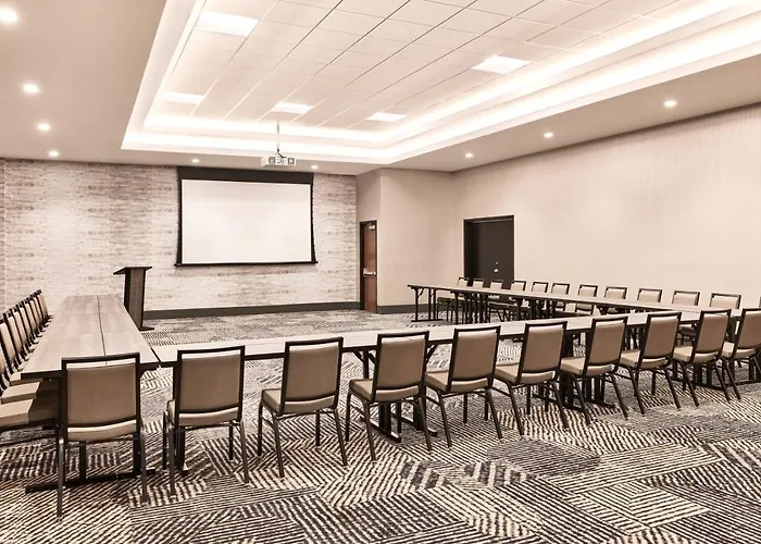 Hyatt Place Phoenix/downtown 3*