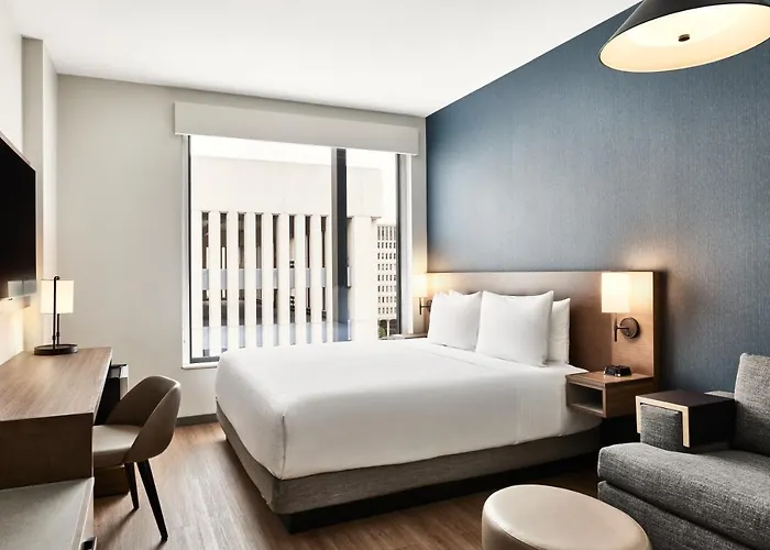 Hyatt Place Phoenix/downtown 3*